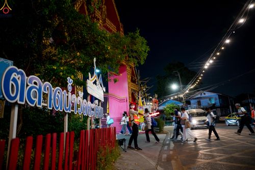 ภาพ No.297220:วันที่ 17 มกราคม พ.ศ. 2569 พิธีจุดประทีปถวายเป็นพุทธบูชา และบูชาธรรมมหาปูชนียาจารย์ (ภาพชุดที่ 2) ณ วัดโบสถ์บน ต.บางคูเวียง จ.นนทบุรี อนุสรณ์สถานลำดับที่ 4 สถานที่เกิดด้วยกายธรรม ในโครงการธรรมยาตรา กตัญญูบูชา มหาปูชนียาจารย์ พระมงคลเทพมุนี(สด จนฺทสโร) พร