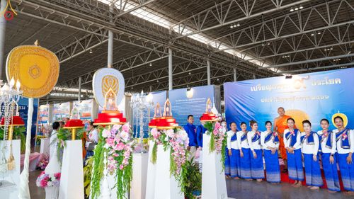 ภาพ No.85090:บรรยากาศการต้อนรับพระสังฆาธิการทั่วประเทศ และพิธีบูชาข้าวพระในวันสมาธิโลก วันอาทิตย์ต้นเดือนที่ 6 สิงหาคม พ.ศ. 2566 ณ สภาธรรมกายสากล วัดพระธรรมกาย