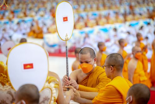 ภาพ No.85219:พิธีมุทิตาสักการะพระภิกษุ ผู้สอบได้เปรียญธรรม ๙ ประโยคระดับโลก, พิธีมอบโล่เกียรติยศและทุนการศึกษา สำนักเรียนบาลีดีเด่นทั่วประเทศ ในวันสมาธิโลก อาทิตย์ที่ 6 สิงหาคม พ.ศ. 2566 ณ สภาธรรมกายสากล วัดพระธรรมกาย