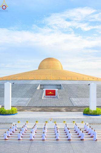 ภาพ No.82678:พิธีเวียนประทักษิณ, พิธีวันทาเจดีย์ ณ มหาธรรมกายเจดีย์  พิธีบรรพชาหมู่พระพี่เลี้ยงเข้าพรรษา, ธรรมทายาทอุดมศึกษา รุ่นที่ 50(ภาคฤดูฝน) และธรรมทายาทพุทธศาสตร์สากล รุ่นที่ 7 (ภาคฤดูฝน) วันเสาร์ที่ 17 มิถุนายน พ.ศ. 2566 ณ  โบสถ์พระไตรปิฎก วัดพระธรรมกาย จ.ปทุม