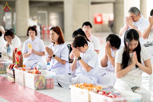 ภาพ No.336064:วันที่ 20 มิถุนายน พ.ศ. 2569 พิธีตักบาตรฉลองพระใหม่ โครงการอุปสมบทธรรมทายาทอุดมศึกษา รุ่นที่ 53