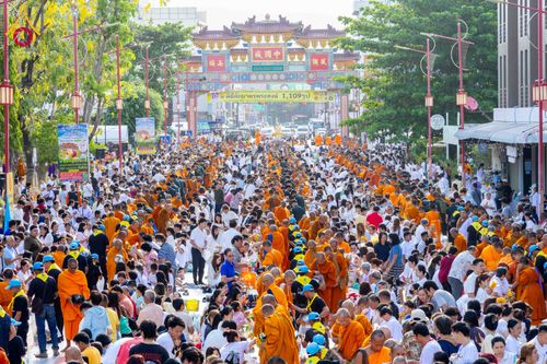 ภาพ No.313970:วันอาทิตย์ที่ 14 มีนาคม พ.ศ. 2569 ทำบุญเมืองหาดใหญ่ตักบาตรพระ 1,109 รูป เติมบุญใหญ่ หลังวิกฤตมหาอุทกภัย ณ ซุ้มประตูไชน่าทาวน์ ถนนศุภสารรังสรรค์ อ.หาดใหญ่ จ.สงขลา