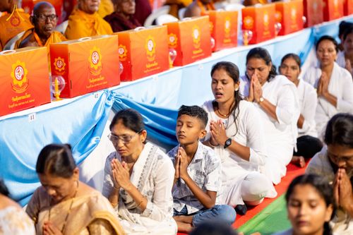 ภาพ No.321703:วันที่ 12 เมษายน พ.ศ.2569 วัดพระธรรมกาย ร่วมกับพุทธสภาแห่งอินเดีย ถวายมหาสังฆทาน 135 วัด ดร.ภีมราว รามชี อัมเบดการ์ (Dr. B.R. Ambedkar) รัฐบุรุษผู้ฟื้นฟูพระพุทธศาสนา ณ วัดพุทธสันติวันธรรมชัย เมืองนาคปูร์ รัฐมหาราษฏระ สาธารณรัฐอินเดีย