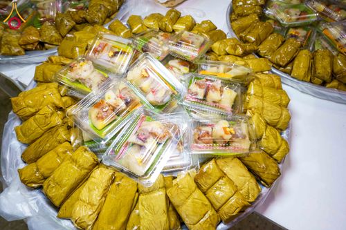 ภาพ No.303133:วันที่ 26 มกราคม พ.ศ. 2569 พิธีถวายภัตตาหารเป็นสังฆทาน แด่พระธรรมยาตรา ณ วัดพระธรรมกาย  จังหวัดปทุมธานี ในโครงการธรรมยาตรา กตัญญูบูชา มหาปูชนียาจารย์ พระมงคลเทพมุนี(สด จนฺทสโร) พระผู้ปราบมาร อนุสรณ์สถาน 7 แห่ง ปีที่ 14