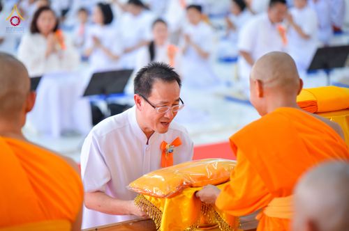 ภาพ No.327275:วันศุกร์ที่ 1 พฤษภาคม พ.ศ.2569 พิธีทอดผ้าป่า โปรยรัตนชาติ ตอกเสาเข็มมงคลต้นแรก สถาปนา “องค์พระเจดีย์เพื่อสร้างสันติภาพโลก” (แห่งแรกของภาคอีสาน) ณ ธุดงคสถานอำนาจเจริญ  อ.เมือง จ.อำนาจเจริญ