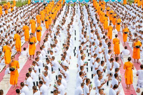 ภาพ No.341011:วันที่ 26 กรกฎาคม พ.ศ. 2569 โครงการพัฒนาคุณธรรม จริยธรรม สำหรับนักเรียนนายสิบตำรวจ (นสต.) รุ่นที่ 17 ศูนย์ฝึกอบรมตำรวจภูธรภาค 1 ได้จัดกิจกรรม ตักบาตรเพื่อน้อมอุทิศถวายเพื่อเป็นพระราชกุศลฯ  และปฏิบัติธรรม ติวธรรมมะ ณ ศูนย์ปฏิบัติธรรมเวิล์ดพีช วัลเล่ย์ (Wo