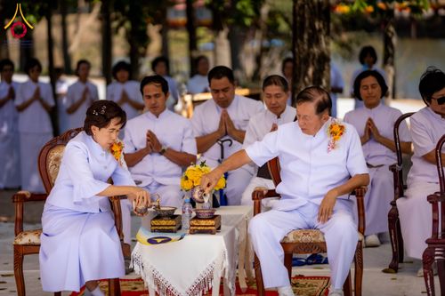 ภาพ No.285847:วันพุธที่ 10 ธันวาคม พ.ศ.2568  พิธีตอกเสาเข็มมงคลต้นสุดท้าย รองรับองค์พระเจดีย์เพื่อสร้างสันติภาพโลก ณ ศูนย์ปฏิบัติธรรมและศูนย์อบรมเยาวชน ชัยนาท