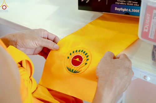 ภาพ No.84515:พิธีถวายผ้าอาบน้ำฝนและประทีปโคมไฟ ในวันอาสาฬหบูชา ณ ห้องแก้วสารพัดนึก 1 วัดพระธรรมกาย วันอังคารที่ 1 สิงหาคม พ.ศ. 2566