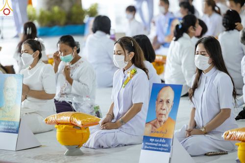 ภาพ No.84124:พิธีเวียนประทักษิณ พิธีวันทาเจดีย์ พิธีขอขมา และมอบผ้าไตร  ในโครงการบรรพชาอุปสมบทหมู่ธรรมทายาทรุ่นเข้าพรรษา และโครงการบรรพชาสามเณรโรงเรียนนานาชาติ รุ่นที่12 ในวันเสาร์ที่ 22 กรกฎาคม พ.ศ. 2566