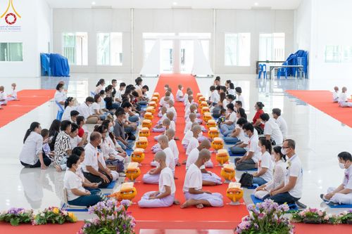 พิธีตัดปอยผม พิธีขอขมา มอบบาตร-ผ้าไตรนาคธรรมทายาท ในโครงการบรรพชาฟื้นฟูพระพุทธศาสนาทั่วไทย ณ ศูนย์อบรมเยาวชนนครปฐม วันเสาร์ที่ 1 เมษายน พ.ศ.2566