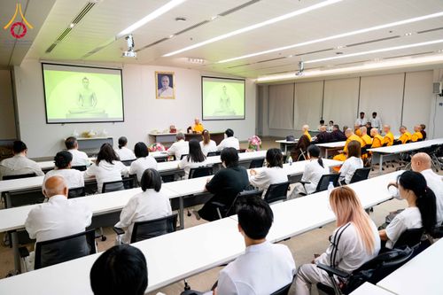 ภาพ No.313111:วันที่ 4 มีนาคม พ.ศ. 2559 หลวงพ่อทัตตชีโว รองเจ้าอาวาสวัดพระธรรมกาย ได้เมตตาถวายการต้อนรับปฏิสันถารพระอาคันตุกะจาก 19 ประเทศ ที่เดินทางมาร่วมงานวันมาฆบูชา ณ วัดพระธรรมกาย