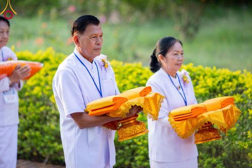 ภาพ No.314066:วันจันทร์ที่ 16 มีนาคม พ.ศ. 2569 พิธีเวียนเทียนประทักษิณ และพิธีบรรพชาสามเณร 500 รูป ณ วิหารมายาเทวี ประเทศเนปาล