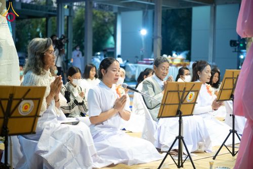 ภาพ No.292557:วันที่ 12 มกราคม พ.ศ. 2569 พิธีถวายภัตตาหารเป็นสังฆทาน แด่พระธรรมยาตรา ณ อนุสรณ์สถานมหาวิหารพระมงคลเทพมุนี (โลตัสแลนด์) อ.สองพี่น้อง จ.สุพรรณบุรี ในโครงการธรรมยาตรา กตัญญูบูชา มหาปูชนียาจารย์ พระมงคลเทพมุนี(สด จนฺทสโร) พระผู้ปราบมาร อนุสรณ์สถาน 7 แห่ง ปี