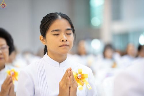 ภาพ No.345557:วันพฤหัสบดีที่ 27 สิงหาคม พ.ศ.2569 พิธีภาคสาย ปฏิบัติธรรมร่วมกัน เนื่องในวันธรรมชัย ณ สภาธรรมกายสากล วัดพระธรรมกาย