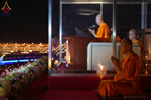 ภาพ No.312436:วันอังคารที่ 3 มีนาคม พ.ศ.2569 พิธีเวียนประทักษิณและจุดมาฆประทีป (ภาพชุดที่ 2) ณ ลานธรรมพระมหาธรรมกายเจดีย์ วัดพระธรรมกาย