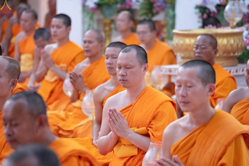 ภาพ No.293944:วันที่ 14 มกราคม พ.ศ. 2569 พิธีจุดประทีปถวายเป็นพุทธบูชา และบูชาธรรมมหาปูชนียาจารย์  ณ วัดสองพี่น้อง ต.ต้นตาล อ.สองพี่น้อง จ.สุพรรณบุรี ในโครงการธรรมยาตรา กตัญญูบูชา มหาปูชนียาจารย์ พระมงคลเทพมุนี(สด จนฺทสโร) พระผู้ปราบมาร อนุสรณ์สถาน 7 แห่ง ปีที่ 14