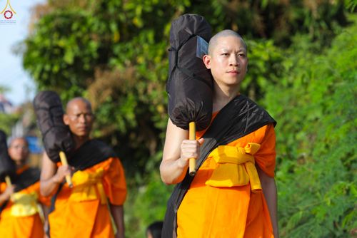 ภาพ No.287468:วันที่ 3 มกราคม พ.ศ. 2569 พิธีต้อนรับพระธรรมยาตรา ในโครงการธรรมยาตรา กตัญญูบูชา มหาปูชนียาจารย์ พระมงคลเทพมุนี(สด จนฺทสโร) พระผู้ปราบมาร อนุสรณ์สถาน 7 แห่ง ปีที่ 14 ณ อนุสรณ์สถานมหาวิหารพระมงคลเทพมุนี (โลตัสแลนด์) อ.สองพี่น้อง จ.สุพรรณบุรี