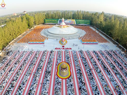 ภาพ No.292485:วันที่ 11 มกราคม พ.ศ. 2569 พิธีตักบาตรพระธรรมยาตรา ณ อนุสรณ์สถานคลองบางนางแท่น อ.สามพราน จ.นครปฐม ในโครงการธรรมยาตรา กตัญญูบูชา มหาปูชนียาจารย์ พระมงคลเทพมุนี(สด จนฺทสโร) พระผู้ปราบมาร อนุสรณ์สถาน 7 แห่ง ปีที่ 14