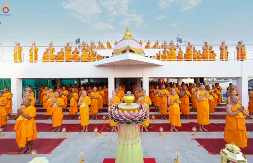 ภาพ No.302817:วันที่ 24 มกราคม พ.ศ. 2569 พิธีจุดประทีปธรรมถวายเป็นพุทธบูชา  และบูชาธรรมมหาปูชนียาจารย์  ณ อาคารธรรมยาตรา กตัญญูบูชามหาปูชนียาจารย์  ตรงข้ามวัดปากน้ำภาษีเจริญ จ.กรุงเทพมหานคร ในโครงการธรรมยาตรา กตัญญูบูชา มหาปูชนียาจารย์ พระมงคลเทพมุนี(สด จนฺทสโร) พระผู