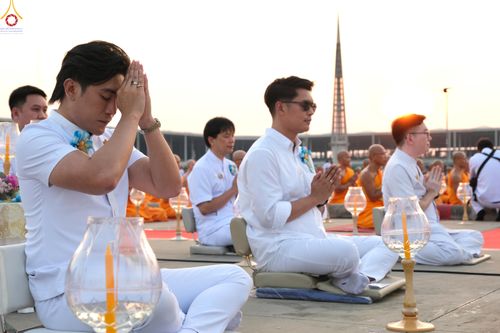 ภาพ No.307486:วันที่ 31 มกราคม พ.ศ. 2569 พิธีจุดประทีปธรรมถวายเป็นพุทธบูชา  และบูชาธรรมมหาปูชนียาจารย์ (ภาพชุดที่ 2) ณ วัดพระธรรมกาย ปทุมธานี ในโครงการธรรมยาตรา กตัญญูบูชา มหาปูชนียาจารย์ พระมงคลเทพมุนี(สด จนฺทสโร) พระผู้ปราบมาร อนุสรณ์สถาน 7 แห่ง ปีที่ 14