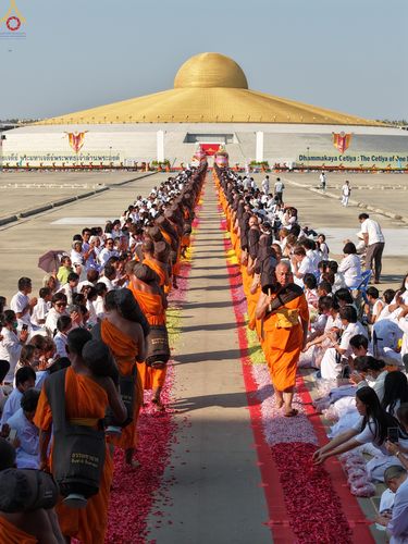 ภาพ No.306032:วันที่ 25 มกราคม พ.ศ. 2569 พิธีต้อนรับพระธรรมยาตรา วัดพระธรรมกาย(ภาพชุดที่ 4) ในโครงการธรรมยาตรา กตัญญูบูชา มหาปูชนียาจารย์ พระมงคลเทพมุนี(สด จนฺทสโร) พระผู้ปราบมาร อนุสรณ์สถาน 7 แห่ง ปีที่ 14