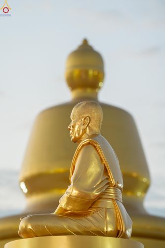 ภาพ No.302412:วันที่ 24 มกราคม พ.ศ. 2569 พิธีตักบาตรพระธรรมยาตรา ณ อนุสรณ์สถานลำดับที่ 5 สถานที่เผยแผ่วิชชาธรรมกายครั้งแรก อนุสรณ์สถานบางปลา วัดบางปลา อำเภอบางเลน จังหวัดนครปฐม ในโครงการธรรมยาตรา กตัญญูบูชา มหาปูชนียาจารย์ พระมงคลเทพมุนี(สด จนฺทสโร) พระผู้ปราบมาร อนุส