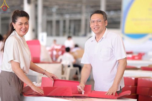 ภาพ No.210968:วันที่ 15 มีนาคม พ.ศ. 2568  บุญบรรจุกล่องไทยธรรม เพื่อถวายแด่พระสังฆาธิการ 40,000 กว่าวัดทั่วไทย ในวันคุ้มครองโลก 22 เมษายน พ.ศ. 2568