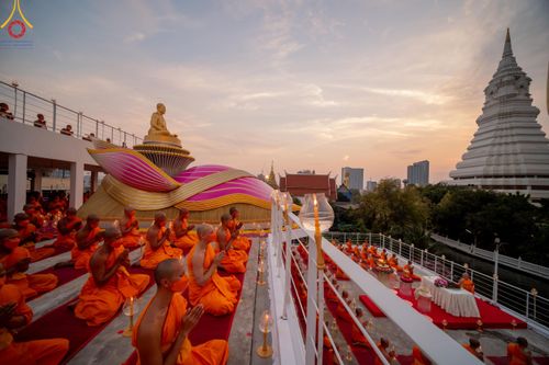 ภาพ No.119257:พิธีจุดประทีปถวายเป็นพุทธบูชา และบูชาธรรมมหาปูชนียาจารย์ พระมงคลเทพมุนี(สด จนฺทสโร) ในโครงการธรรมยาตราฯ วันที่ 26 มกราคม พ.ศ. 2567 ณ อาคารธรรมยาตรา กตัญญูบูชามหาปูชนียาจารย์ ตรงข้ามวัดปากน้ำภาษีเจริญ จ.กรุงเทพมหานคร