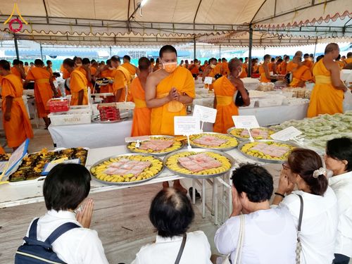 ภาพ No.117502:พิธีถวายภัตตาหารเป็นสังฆทาน แด่คณะพระธรรมยาตรา วันที่ 23 มกราคม พ.ศ. 2567 ณ อนุสรณ์สถานบางปลา อ.บางเลน จ.นครปฐม