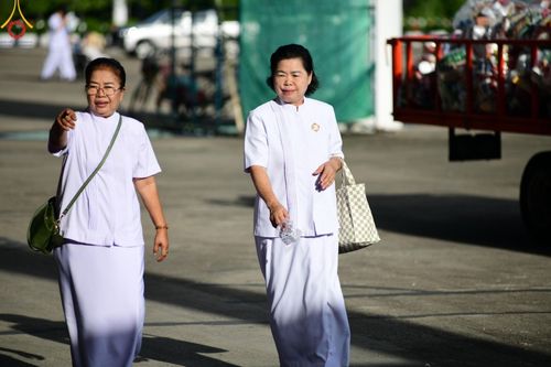 ภาพ No.149998:พิธีตักบาตร , พิธีปฎิบัติธรรม , พิธีถวายภัตตาหารเมนูสวรรค์ ในพรรษาแห่งการเข้าถึงธรรม วันธรรมชัย วันอังคารที่ 27 สิงหาคม พ.ศ.2567 ณ สภาธรรมกายสากล วัดพระธรรมกาย
