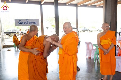 ภาพ No.149523:พิธีทักษิณานุปทานแด่บรรพชนตระกูลผ่องสวัสดิ์ และหมู่ญาติที่ล่วงลับไปแล้ว ประจำปี ครั้งที่ 19 วันพฤหัสบดีที่ 22 สิงหาคม พ.ศ. 2567 ณ พระมหาเจดีย์ทัตตชีโว ศูนย์อบรมเยาวชนกาญจนบุรี