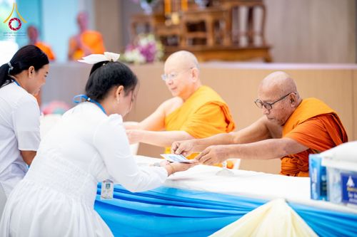 ภาพ No.156241:พิธีถวายสังฆทานแด่คณะสงฆ์ 323 วัด 4 จังหวัดชายแดนภาคใต้ ปีที่ 20 ครั้งที่ 173 พิธีมอบกองทุนหนุนแรงใจช่วยครูใต้ ปีที่ 17 ครั้งที่ 137 วันเสาร์ที่ 21 กันยายน พ.ศ.2567 ณ ศูนย์ปฏิบัติธรรมภาคใต้ อ.บางกล่ำ จ.สงขลา