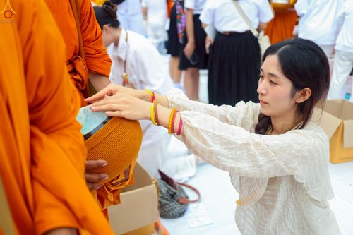 ภาพ No.237153:วันอาทิตย์ที่ 10 สิงหาคม พ.ศ. 2568 มหาสังฆทานครั้งยิ่งใหญ่ ตักบาตรพระ 10,000 รูป ถ.นิพัทธ์อุทิศ 3 ใจกลางนครหาดใหญ่ จ.สงขลา (ชุดที่ 2)