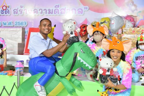 ภาพ No.111323:กิจกรรมงานวันเด็กแห่งชาติ รวมพลังเด็กเก่งและดี สร้างความดีสากล ปีที่ 6 ร่วมจัดโดย เทศบาลเมืองท่าโขลง พุทธสมาคมปทุมธานี องค์การบริหารส่วนตำบลคลองสาม ณ วัดพระธรรมกาย จ.ปทุมธานี วันที่ 13 มกราคม พ.ศ. 2567