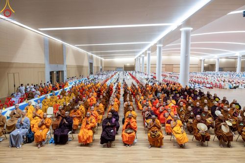 ภาพ No.60411:การต้อนรับพระสังฆาธิการ 10,000 กว่าวัดทั่วประเทศ พิธีมอบปัจจัยช่วยเหลือครู 4 จังหวัดชายแดนภาคใต้ พิธีปฏิบัติธรรม ในวันคุ้มครองโลก วันจันทร์ที่ 22 เมษายน พ.ศ.2567 ณ วัดพระธรรมกาย จ.ปทุมธานี