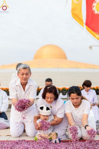 ภาพ No.120109:พิธีต้อนรับพระธรรมยาตรา ในโครงการธรรมยาตรา กตัญญูบูชา มหาปูชนียาจารย์ พระมงคลเทพมุนี(สด จนฺทสโร) พระผู้ปราบมาร อนุสรณ์สถาน 7 แห่ง ปีที่ 12 วันที่ 28 มกราคม พ.ศ. 2567 ณ วัดพระธรรมกาย จ.ปทุมธานี