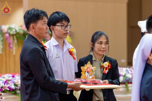 ภาพ No.207626:พิธีมอบโล่พระราชทาน สมเด็จพระกนิษฐาธิราชเจ้า กรมสมเด็จพระรัตนราชสุดาฯ สยามบรมราชกุมารี และโล่เกียรติยศโครงการตอบปัญหาธรรมะ "ทางก้าวหน้า" ครั้งที่ 42 พิธีมอบโล่วัชรเกียรติยศ โครงการตอบปัญหาศีลธรรมเพื่อสันติภาพโลก (WORLD-PEC) ครั้งที่ 18 วันที่ 12 ก.พ. 2568