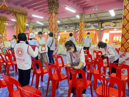 ภาพ No.117046:V.16 เป็นทีม การเตรียมงาน เก็บงาน การรับบุญของเจ้าหน้าที่หน่วยงานต่างๆ เพื่อโครงการธรรมยาตรา กตัญญูบูชามหาปูชนียาจารย์ พระมงคลเทพมุนี (สด จนฺทสโร) พระผู้ปราบมาร อนุสรณ์สถาน 7 แห่ง ปีที่ 12 ระหว่างวันที่ 2 - 31 มกราคม พ.ศ. 2567