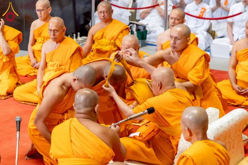 ภาพ No.223834:วันอาทิตย์ที่ 11 พฤษภาคม พ.ศ. 2568 พิธีอุปสมบทสามเณรเปรียญธรรมอุปสมบทอุทิศชีวิต 9 รูป อุบาสก 1 ท่าน ณ อุโบสถพระไตรปิฏกวัดพระธรรมกาย