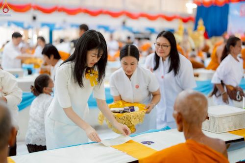 ภาพ No.233621:วันจันทร์ที่ 7 กรกฎาคม พ.ศ. 2568 จังหวัดบุรีรัมย์รวมใจ สัมมนาคณะสงฆ์ เพื่อฟื้นฟูพระพุทธศาสนา  โครงการทอดกฐินสามัคคีทั่วไทย 30,000 วัด ประจำปีพุทธศักราช 2568 และพิธีถวายมหาสังฆทาน 300 กว่าวัด โดยคณะศิษยานุศิษย์ บูชาธรรม 81 ปี หลวงพ่อธัมมชโย  ณ วัดกลาง พระ