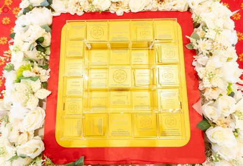 ภาพ No.239487:วันอาทิตย์ที่ 17 สิงหาคม พ.ศ. 2568 พิธีกดปุ่มอัญเชิญรูปเหมือน พระมงคลเทพมุนี (สด จันทสโร)  ณ มหาวิหารแก้วพระมงคลเทพมุนี  ศูนย์ปฏิบัติธรรมแก้วเมืองเลย