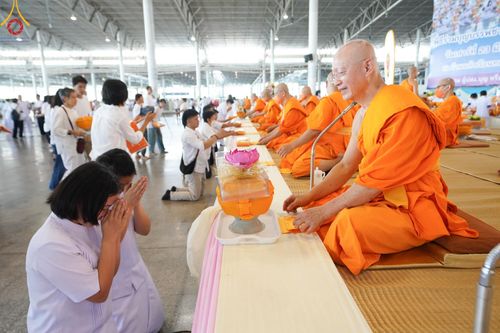 ภาพ No.131684:พิธีร่วมบุญบรรพชาสามเณร 5,000 รูป ณ บ้านแก้วเรือนทองคุณยาย สภาธรรมกายสากล วัดพระธรรมกาย วันเสาร์ที่ 23 มีนาคม พ.ศ. 2567