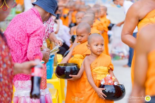 ภาพ No.222242:วันที่ 26-27 เมษายน พ.ศ. 2568 ศูนย์ปฏิบัติธรรมสวนผึ้ง ร่วมกับ ธุดงค์คสถานประจวบคีรีขันธ์ และวัดอ่าวน้อย  จัดกิจกรรมเดินธรรมยาตรา ตักบาตรข้าวสารอาหารแห้ง และจุดประทีปถวายเป็นพุทธบูชา ณ วัดอ่าวน้อย จ.ประจวบคีรีขันธ์