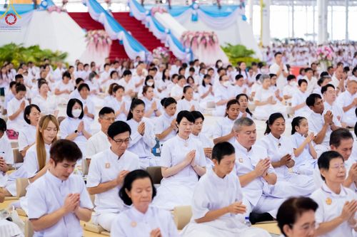 ภาพ No.159253:พิธีบูชาข้าวพระ ในวันอาทิตย์ต้นเดือน วันที่ 6 ตุลาคม พ.ศ. 2567 ณ สภาธรรมกายสากล วัดพระธรรมกาย