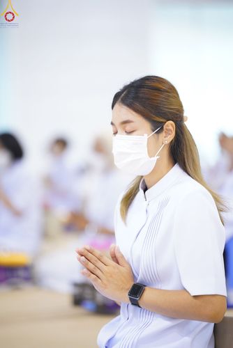 ภาพ No.84493:พิธีถวายผ้าอาบน้ำฝนและประทีปโคมไฟ ในวันอาสาฬหบูชา ณ ห้องแก้วสารพัดนึก 1 วัดพระธรรมกาย วันอังคารที่ 1 สิงหาคม พ.ศ. 2566