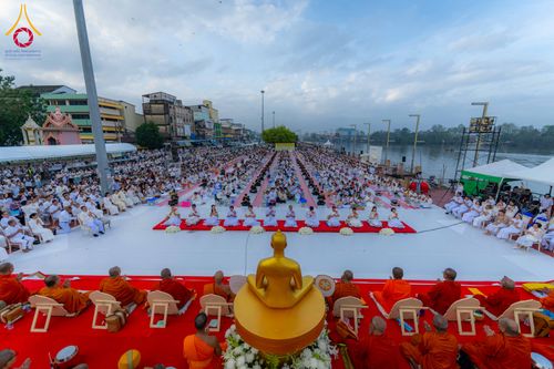 ภาพ No.284685:วันอาทิตย์ที่ 14 ธันวาคม พ.ศ.2568  พิธีทำบุญเมืองสุราษฎร์ธานี 110ปี และพิธีตักบาตรพระสงฆ์ 1,110 รูป  ณ บริเวณริมน้ำวัดกลาง (เก่า) ถนนบ้านดอน ตำบลตลาดใหม่ อำเภอเมือง จังหวัดสุราษฎร์ธานี