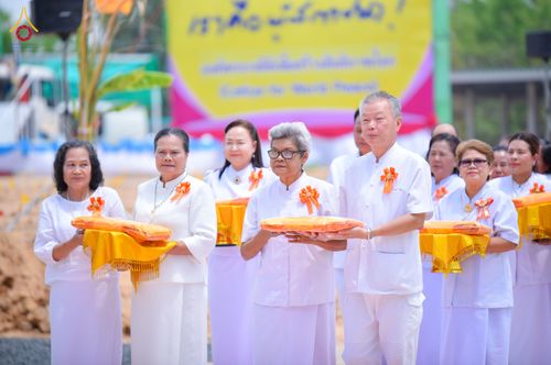 ภาพ No.327264:วันศุกร์ที่ 1 พฤษภาคม พ.ศ.2569 พิธีทอดผ้าป่า โปรยรัตนชาติ ตอกเสาเข็มมงคลต้นแรก สถาปนา “องค์พระเจดีย์เพื่อสร้างสันติภาพโลก” (แห่งแรกของภาคอีสาน) ณ ธุดงคสถานอำนาจเจริญ  อ.เมือง จ.อำนาจเจริญ