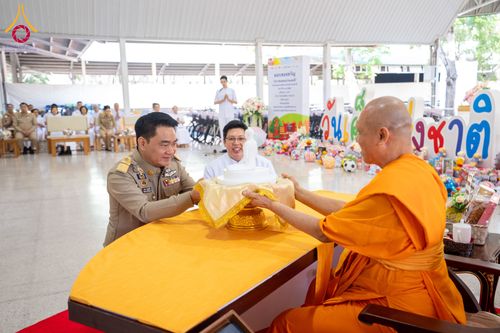 ภาพ No.290986:วันจันทร์ที่ 5 มกราคม พ.ศ. 2569  วัดพระธรรมกาย มูลนิธิธรรมกาย  จัดพิธีมอบของขวัญสนับสนุนการจัดกิจกรรมงานวันเด็กแห่งชาติ ประจำปี พ.ศ. 2569 ให้แก่องค์กรภาคีเครือข่ายกว่า 200 องค์กร ณ วัดพระธรรมกาย อ.คลองหลวง จ.ปทุมธานี
