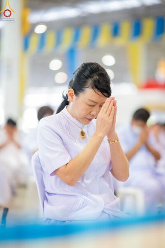 ภาพ No.105513:พิธีปฏิบัติธรรมและพิธีบูชาข้าวพระ ในวันจันทร์ที่ 1 มกราคม พ.ศ. 2567 ณ สภาธรรมกายสากล วัดพระธรรมกาย