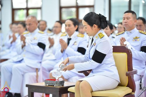 ภาพ No.344264:วันที่ 12 สิงหาคม พ.ศ. 2569  พสกนิกรชาวอำเภอคลองหลวง พร้อมใจร่วมพิธีสวดพระพุทธมนต์และทำบุญตักบาตรถวายพระราชกุศล เนื่องในวันคล้ายวันพระราชสมภพ สมเด็จพระบรมราชชนนีพันปีหลวง และวันแม่แห่งชาติ 12 สิงหาคม 2569